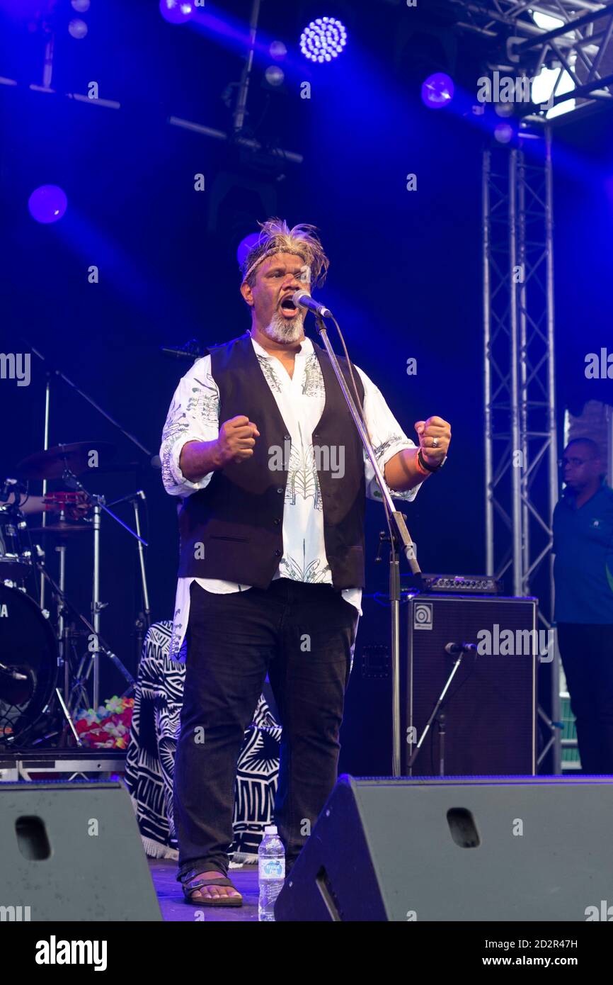 John Wayne Parsons suona al festival Yaluk-Ut Weelam Ngargee. Foto Stock