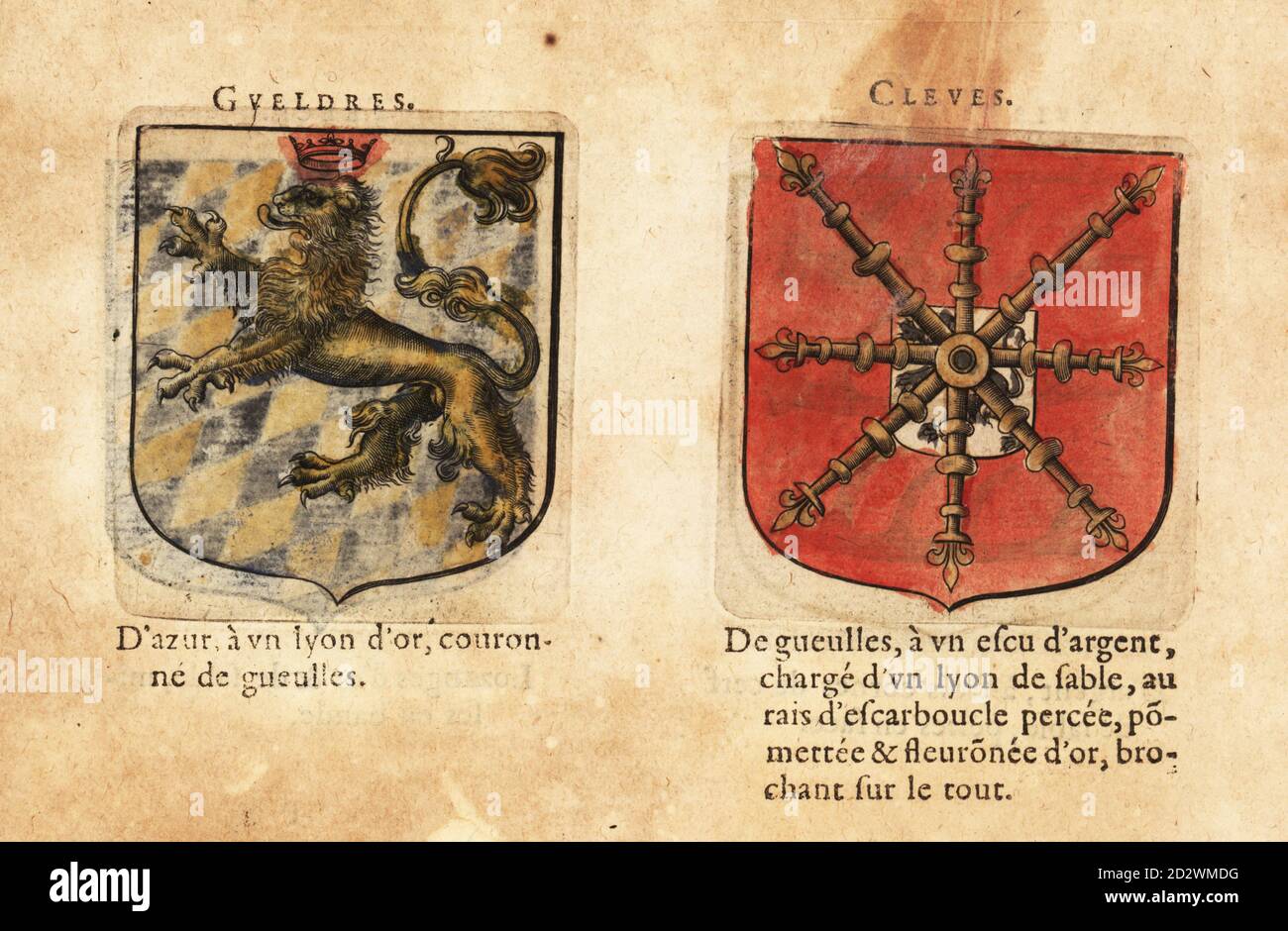 Stemma del Ducato di Guelders, Paesi Bassi, con leone d'oro su campo blu, e del Ducato di Cleves (Kleve, Renania, Germania), con carbuncoli d'oro su campo rosso su scaglione con leone nero su campo d'argento. Duchez: Gueldres, Cleves. Incisione a blocchi di legno colorato a mano da le Blason des Armoiries di Hierosme de Bara, Chez Rolet Bouton, Parigi, 1628 Foto Stock