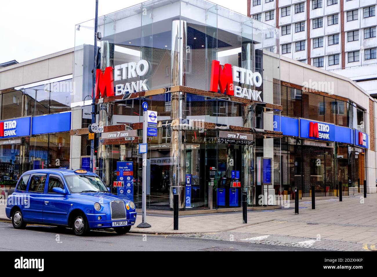 Londra UK ottobre 06 2020, High Street Branch of Town Center Metro Bank Foto Stock