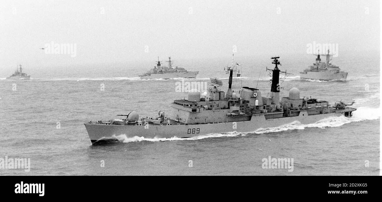 HMS Exeter, uno dei due cacciatorpediniere della Royal Navy nella zona e pronto ad aiutare, se necessario, nell'evacuazione dei paesi occidentali dall'Albania, ha detto oggi (venerdì) il Ministero della Difesa. Foto PA. Foto Stock