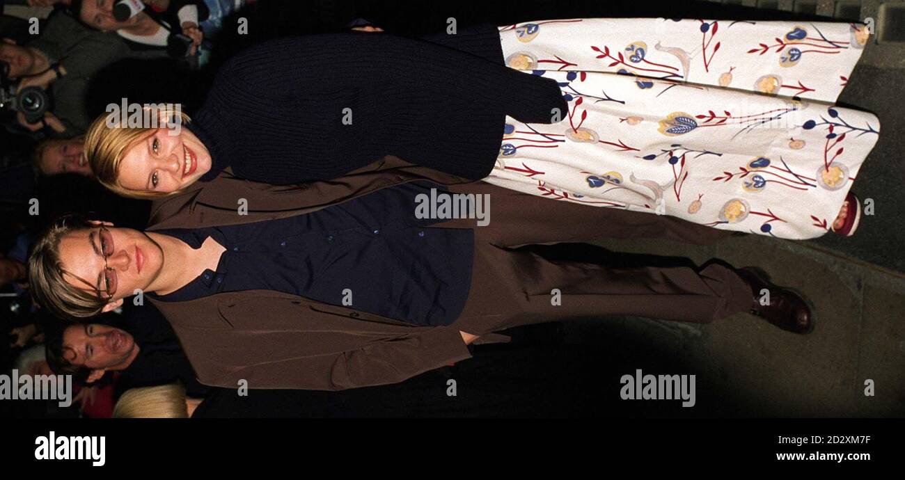 Star di Romeo e Giulietta Leonardo DiCaprio e Claire Danes arrivano al Curzon Mayfair questa sera per i film Premiere. Foto di Sam Pearce/PA. Foto Stock