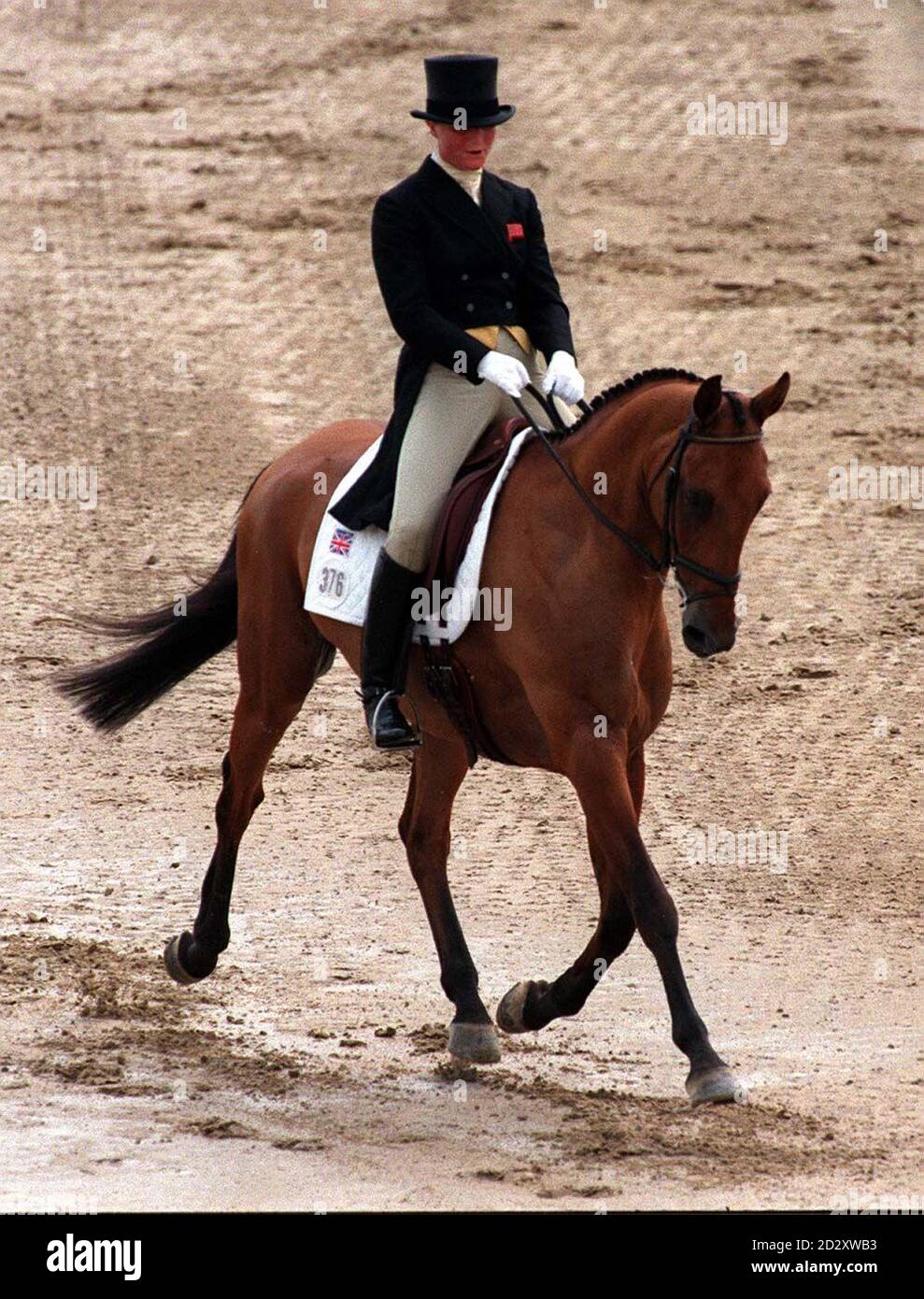 La Gran Bretagna Karen Dixon cavalca troppo Smart nella seconda manche della dressage di ieri (Lunedi). Foto di John Giles/PA. Foto Stock