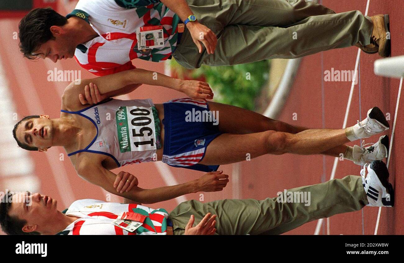 GT. Il corridore della maratona britannica Richard Nerurkar dopo aver terminato quinto nella maratona olimpica ad Atlanta Today(Sunday).Photo John Giles.PA. Foto Stock