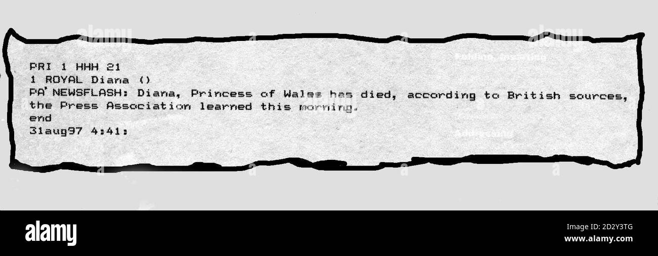 La notizia, spezzata dall'Associazione Stampa, che Diana, Principessa del Galles, era morta in un incidente d'auto a Parigi nelle prime ore di questa mattina (DOMENICA). Anche il suo amico, Dodi Fayed, morì nel crash. Scopri le storie di PA ROYAL Diana. Foto Stock
