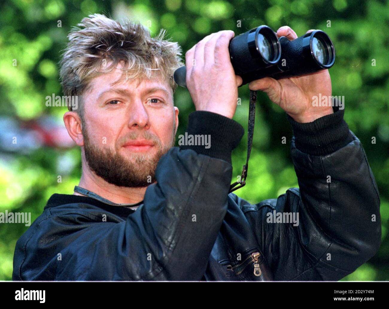 John Hamer di Bury, Lancs cerca la sua fuga europea Eagle Owl chiamato 'Mr Magoo' una delle più grandi specie del mondo, con un'ala di cinque piedi, MR Magoo è stato mancante da Domenica sera e non aveva mangiato per due giorni, bambini presso le scuole locali, oggi sono stati avvertiti che il gufo mancante potrebbe essere pericoloso se avvicinati. Vedi PA Story POLICE Owl. Foto PA. Foto Stock