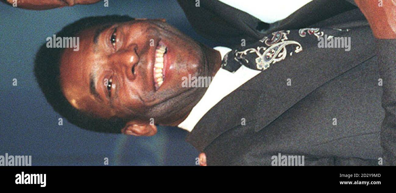 Biblioteca del 25.3.96 la leggenda brasiliana del calcio Pele, che oggi (Mercoledì) riceve un onorario cavaliere dalla Regina. Pele, ora ministro dello sport brasiliano, sarà reso un comandante onorario di Cavaliere dell'Impero britannico. Foto PA. Vedi la storia di PA ROYAL Pele Foto Stock