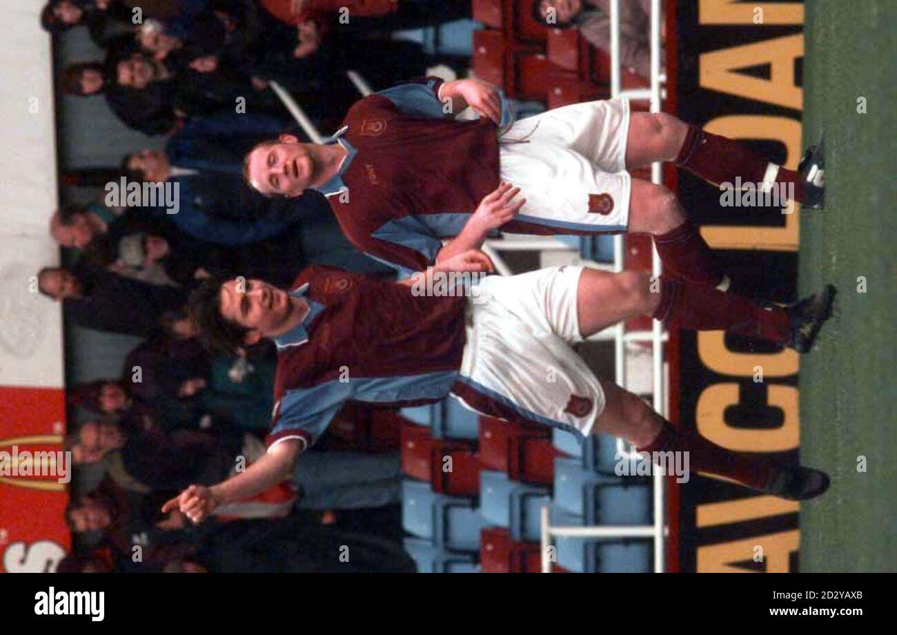 Frank Lampard (a sinistra) di West Ham United celebra il raggiungimento di un gol durante lo scontro del terzo turno della fa Cup di questo pomeriggio (sabato) a Upton Park contro Emley. Foto di Sean Dempsey/PA*EDI* Foto Stock