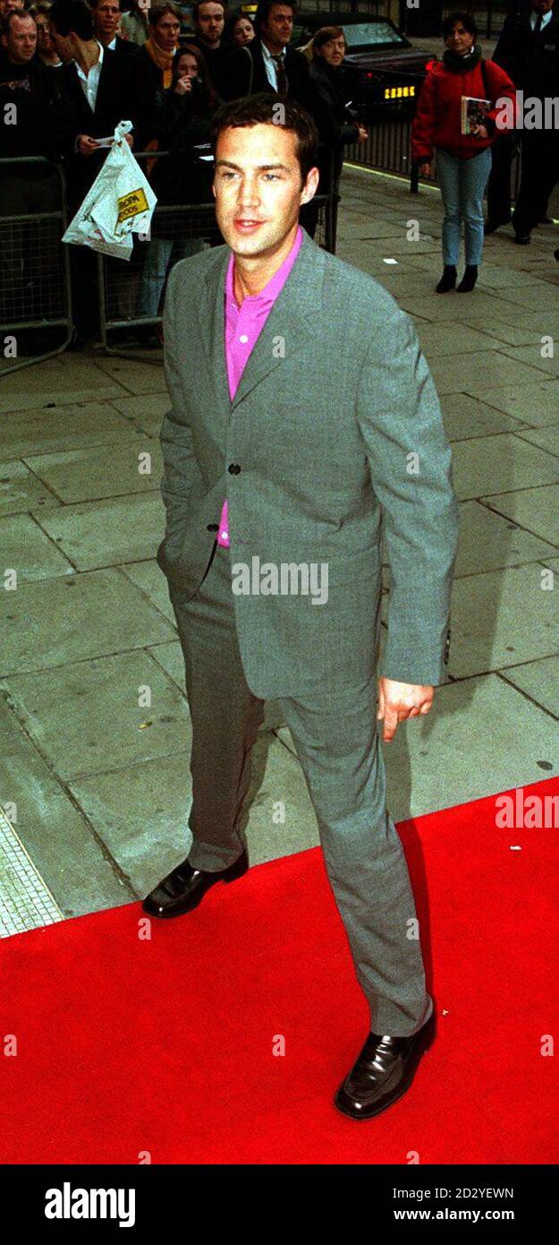 PA NEWS PHOTO 27/2/98 canale 4 il presentatore della 'Big Breakfast' della Televisione Johnny Vaughan ai 1998 Empire Awards a Piccadilly, Londra questo pomeriggio (Venerdì). Foto di Adam Butler/PA Foto Stock