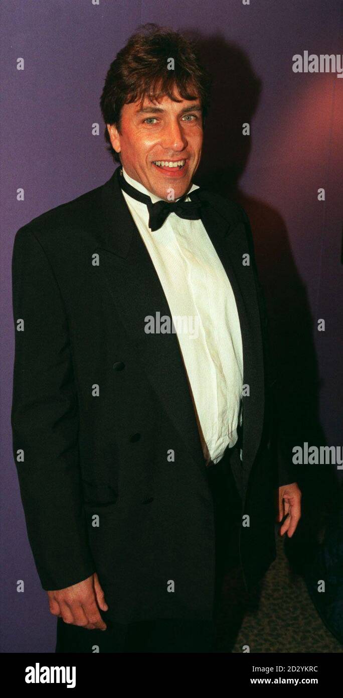 PA NEWS PHOTO 7/5/98 TELEVISIONE E RADIO DJ JOHN INVERDALE PRESSO L'HOTEL GROSVENOR HOUSE DI LONDRA PER LA SONY PREMI RADIO Foto Stock