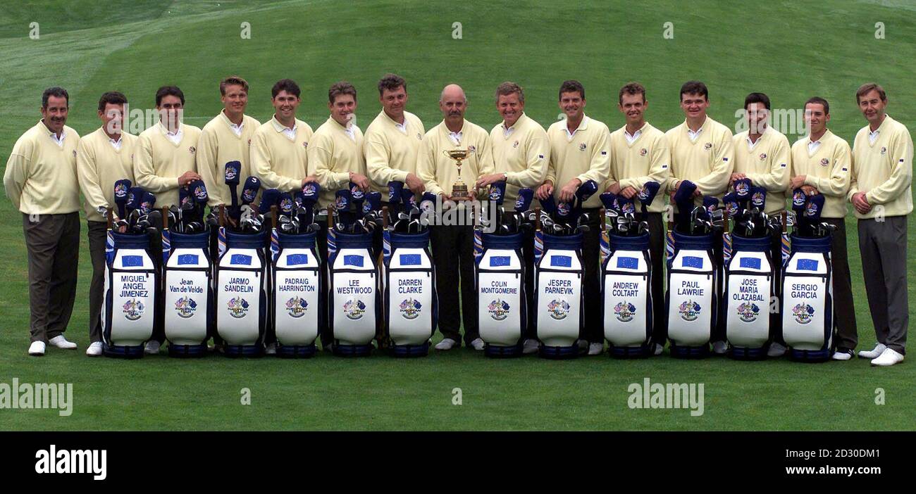 La squadra europea della Ryder Cup al Country Club, Brookline, Massachusetts, USA. * (da sinistra a destra) Sam Torrance, (vice capitano), Miguel Angel Jimenez, Jean Van de Velde, Jarmo Sandelin, Padraig Harrington, Lee Westwood, Darren Clarke, Mark James, (capitano), Colin Montgomerie, Jesper Parnevik, Andrew Coltart, Paul Lawrie, Jose Maria Olazabal, Sergio-Brown. Foto Stock