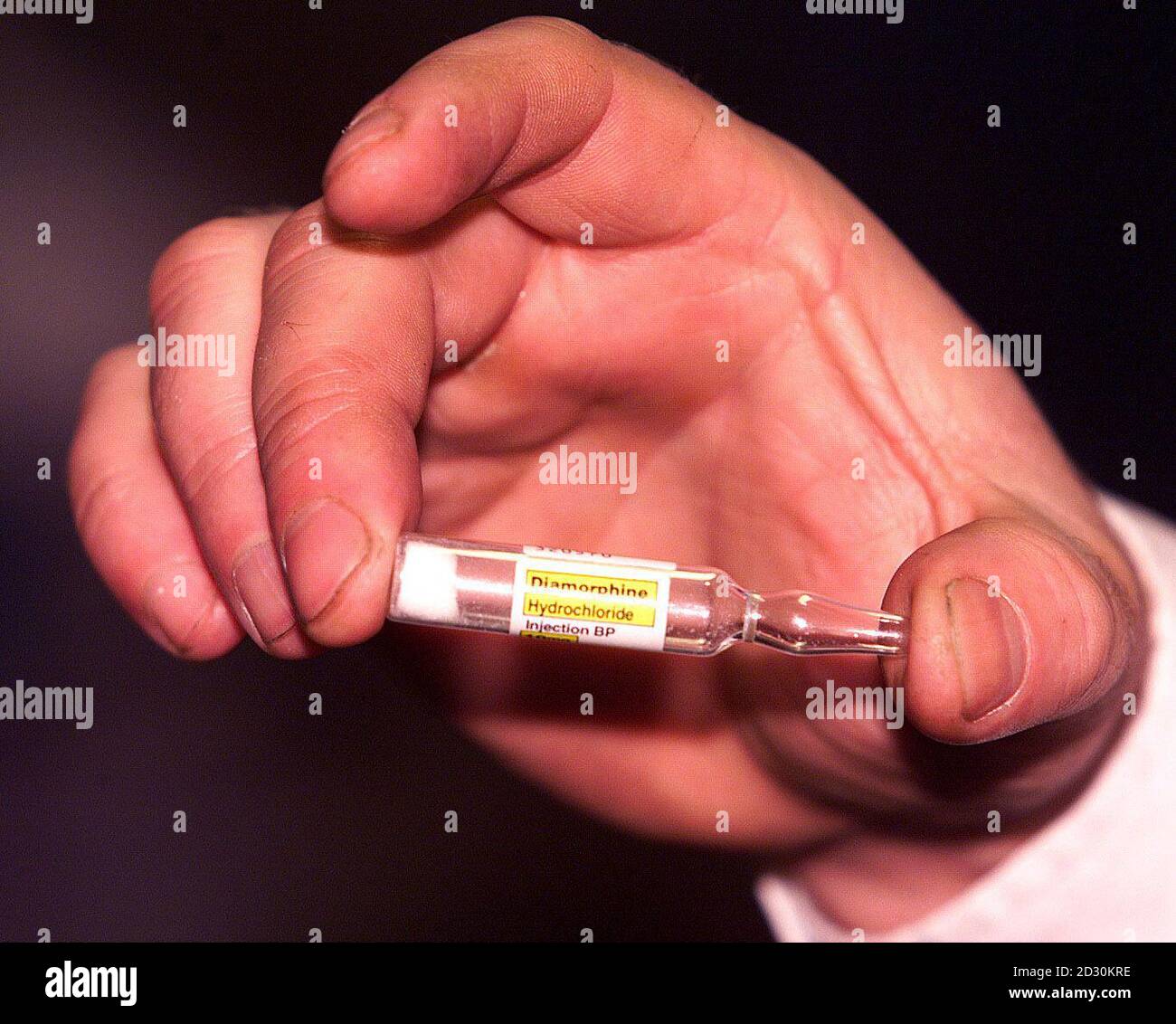 Un flaconcino di diamorfina cloridrato che è il nome medico dell'eroina. Il Dr. Harold Shipman è stato giudicato colpevole dell'assassinio di 15 dei suoi pazienti con iniezioni di diamorfina tra marzo 1995 e luglio 1998, presso la Preston Crown Court. Foto Stock