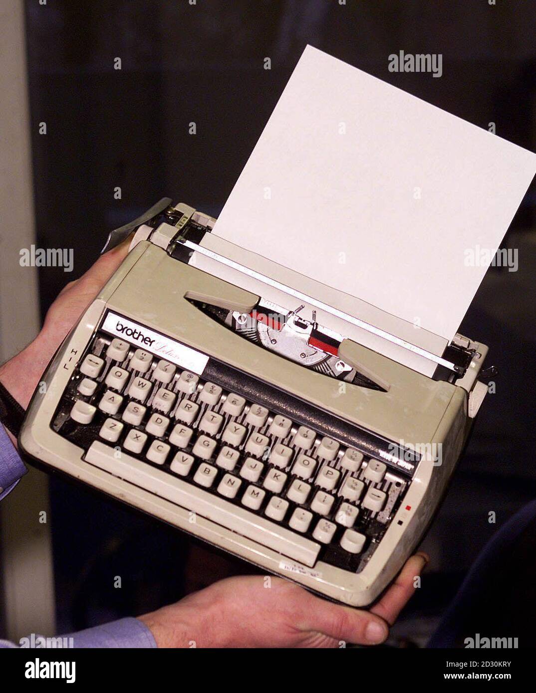 La macchina da scrivere del Dott. Harold Shipman che ha usato per forgiare le lettere. Shipman, 54 anni, è stata dichiarata colpevole di aver ucciso 15 pazienti anziani, con iniezioni di diamorfina tra il marzo 1995 e il luglio 1998, presso la Preston Crown Court. Foto Stock