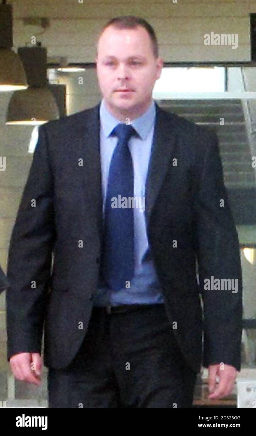 MIGLIORE QUALITÀ DISPONIBILE PC Ian Thompson, 31 anni, lascia Ipswich Crown Court, dove ha ammesso la guida incauta dopo che ha schiantato una macchina di polizia segnata mentre risponde ad un'emergenza. Foto Stock