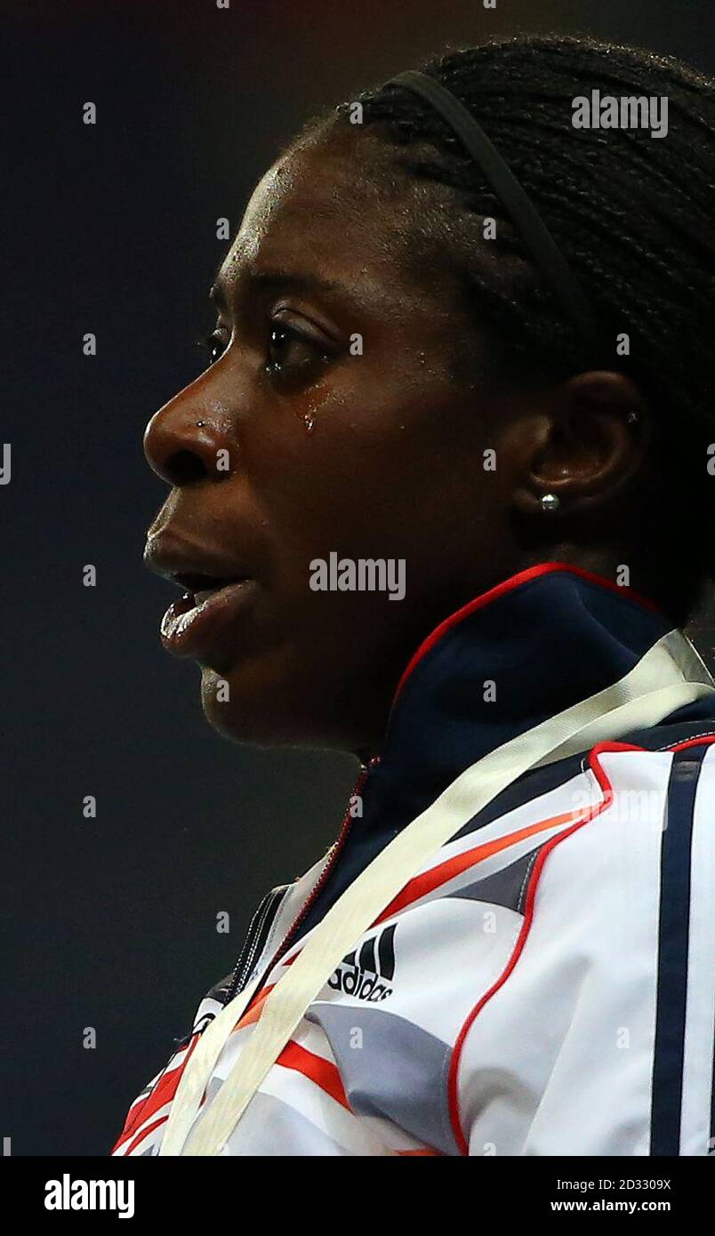 Christine Ohuruogu della Gran Bretagna è emozionale durante la presentazione mediale del terzo giorno dei Campionati mondiali di atletica IAAF 2013 allo stadio Luzhniki di Mosca, Russia. Foto Stock
