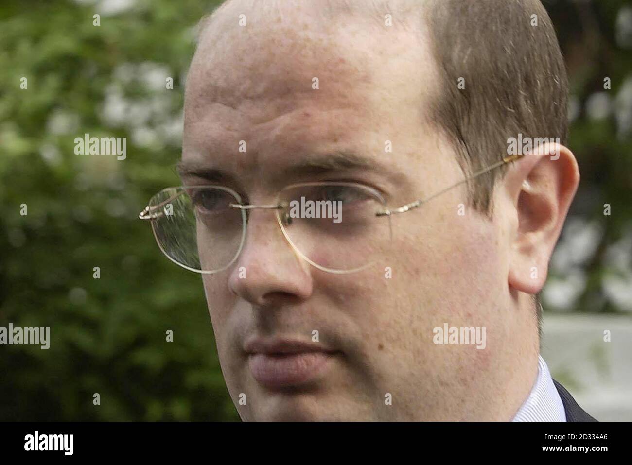 Andrew Gilligan, il giornalista della BBC al centro della fila per la presunta esagerazione da parte del governo del caso per la guerra contro l'Iraq, lascia la sua casa a Londra, sul suo cammino per dare prove all'inchiesta Hutton sulla morte dell'esperto di armi David Kelly. * Gilligan ha incontrato il dottor Kelly presso il Charing Cross Hotel nel centro di Londra una settimana prima della sua relazione odierna del 29 maggio, in cui si affermava che il dossier era stato "sesciato" su richiesta del 10 Downing Street. Foto Stock