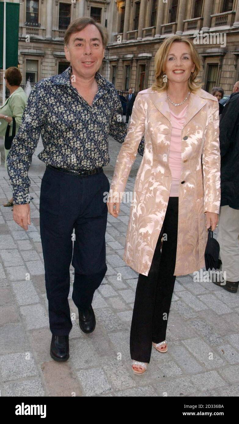Andrew lloyd Webber e sua moglie Madeline arrivano alla reception di apertura per Pre-Raphaelites e altri Masters: The Andrew Lloyd Webber Collection presso la Royal Academy di Piccadilly a Londra. La mostra rivela per la prima volta la profondità e la ricchezza della collezione Lloyd Webber di dipinti e arti decorative prevalentemente inglesi del XIX secolo Foto Stock