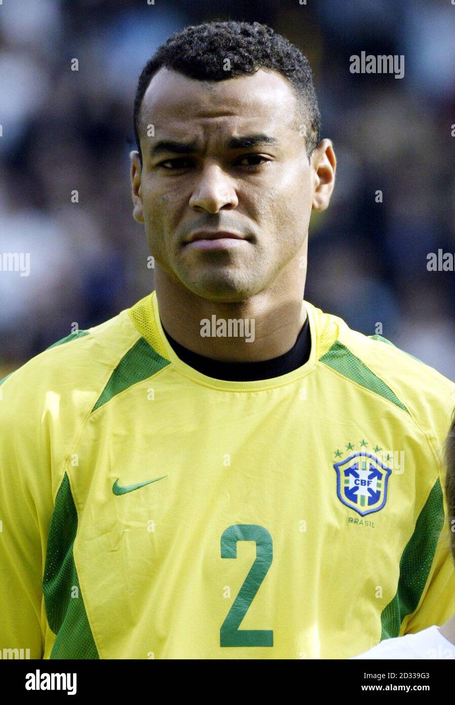 CAFU si allinea per il Brasile prima della loro vittoria 1-0 sulla Giamaica, in un amichevole internazionale al Walkers Stadium, a Leicester. Foto Stock