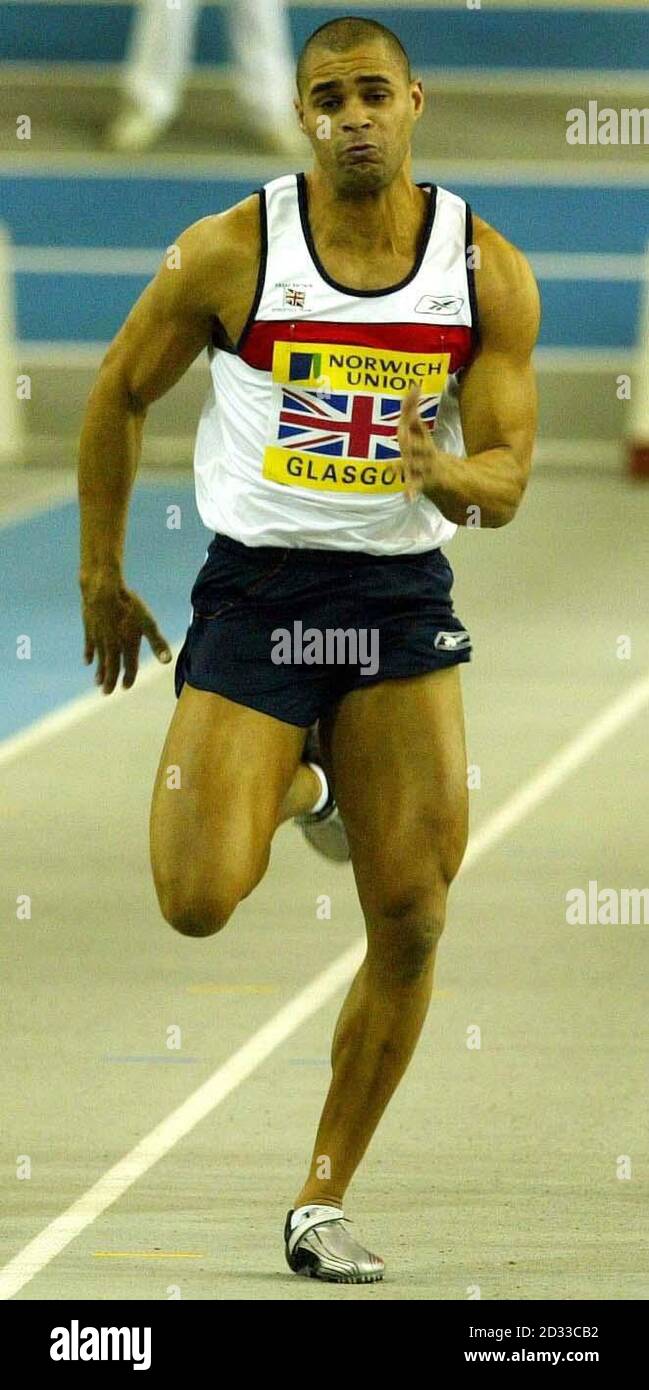 Jason Gardener (GB) ha vinto i 60 m durante l'incontro internazionale alla Kelvin Hall di Glasgow. Foto Stock