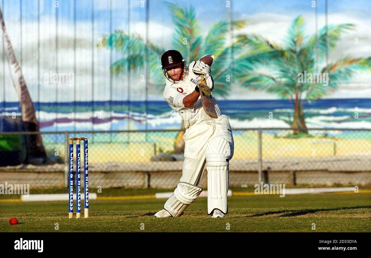 Paul Collingwood in azione in Inghilterra, durante il tour match contro la Giamaica a Sabina Park, Kingston, Giamaica. Collingwood ha segnato un secolo dopo aver sostituito il macellaio del contrassegno ferito al numero 3 battitore. Foto Stock