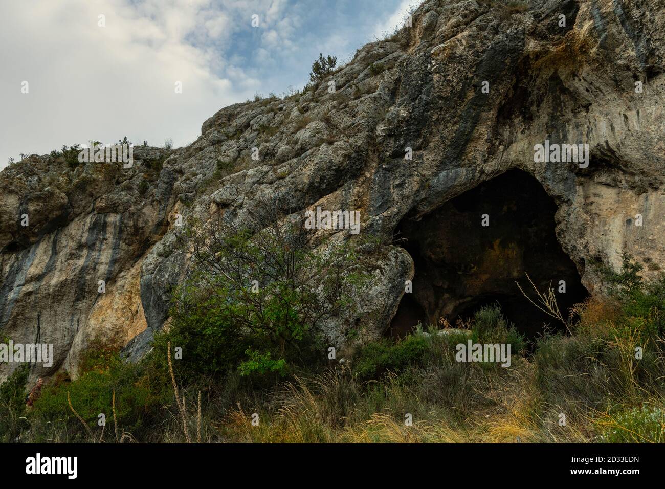 grotta della scoperta della testa di un femore di un giovane Neanderthal. Abruzzo, Italia, Europa Foto Stock
