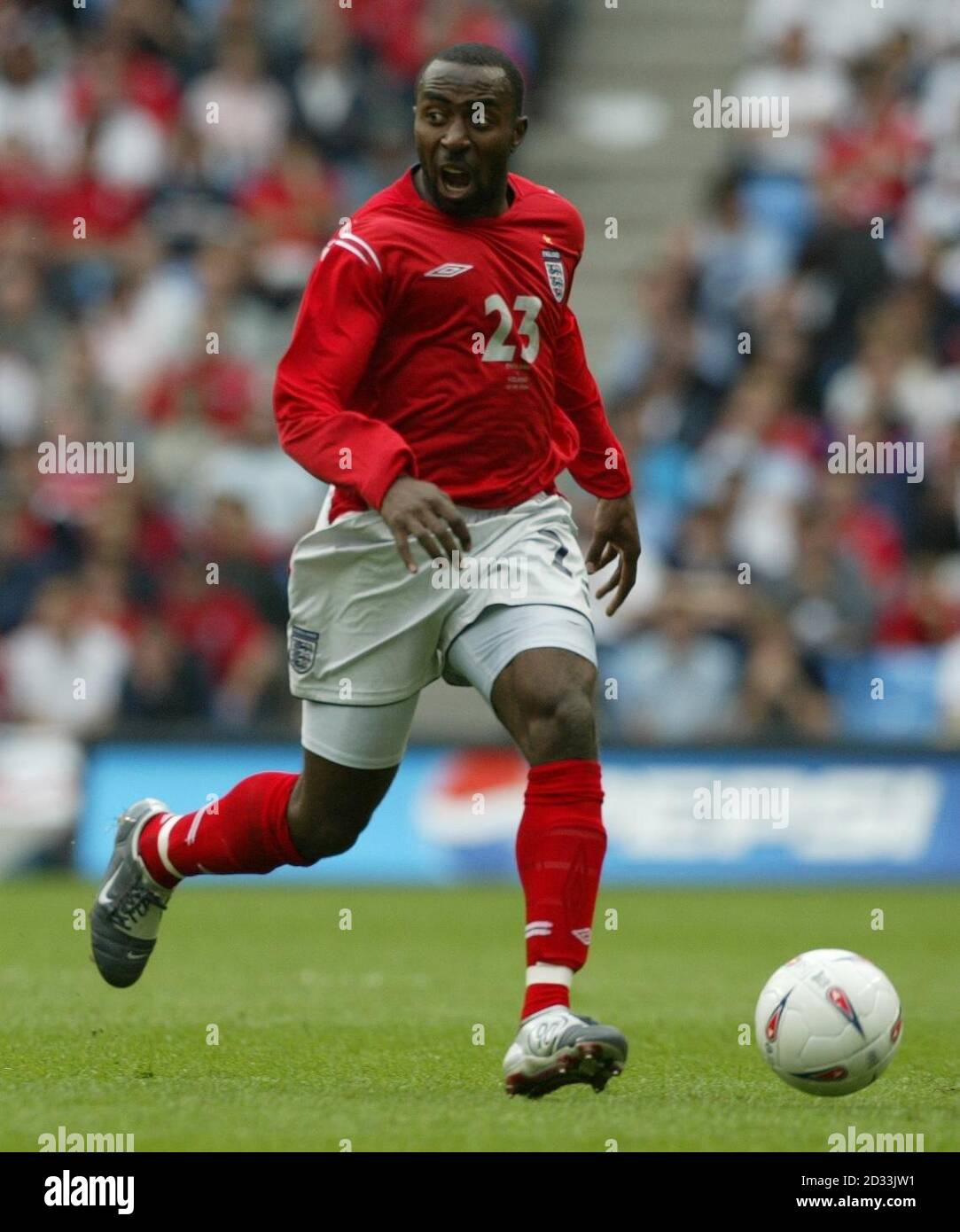 Inghilterra Darius Vassell in azione durante la partita internazionale amichevole contro l'Islanda allo stadio City of Manchester, Manchester. Foto Stock