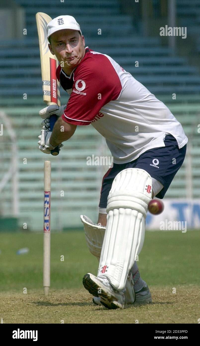 Il capitano inglese Nasser Hussain si allena al Wankhede Stadium di Mumbai, India. Foto Stock