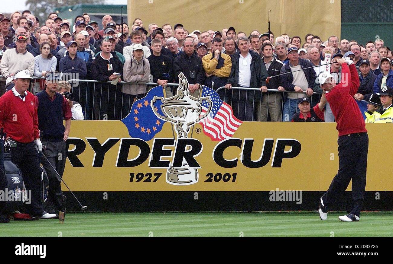 Thomas Bjorn (a destra) in Europa si tee al primo giorno della 34esima Ryder Cup al Belfry vicino a Sutton Coldfield, West Midlands. Foto Stock