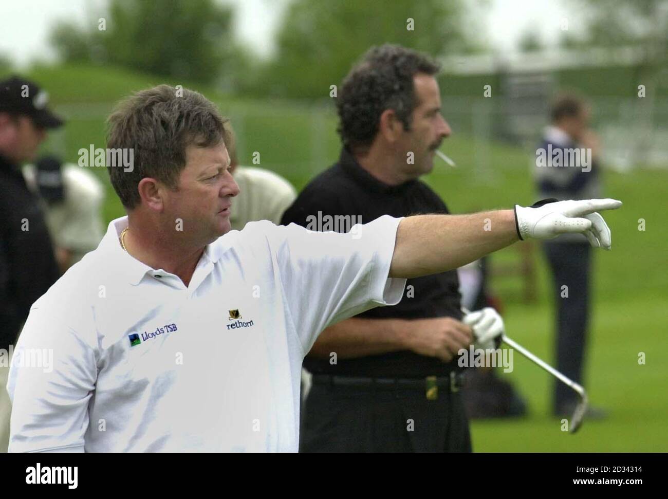 Ian Woosnam (primo piano) e Sam Torrance praticano presso il Celtic Manor Resort vicino a Newport nel Galles del Sud per i quattro giorni del Wales Open che si svolgono al corso da Giovedi 29 Maggio a Domenica 1 Giugno. Foto Stock