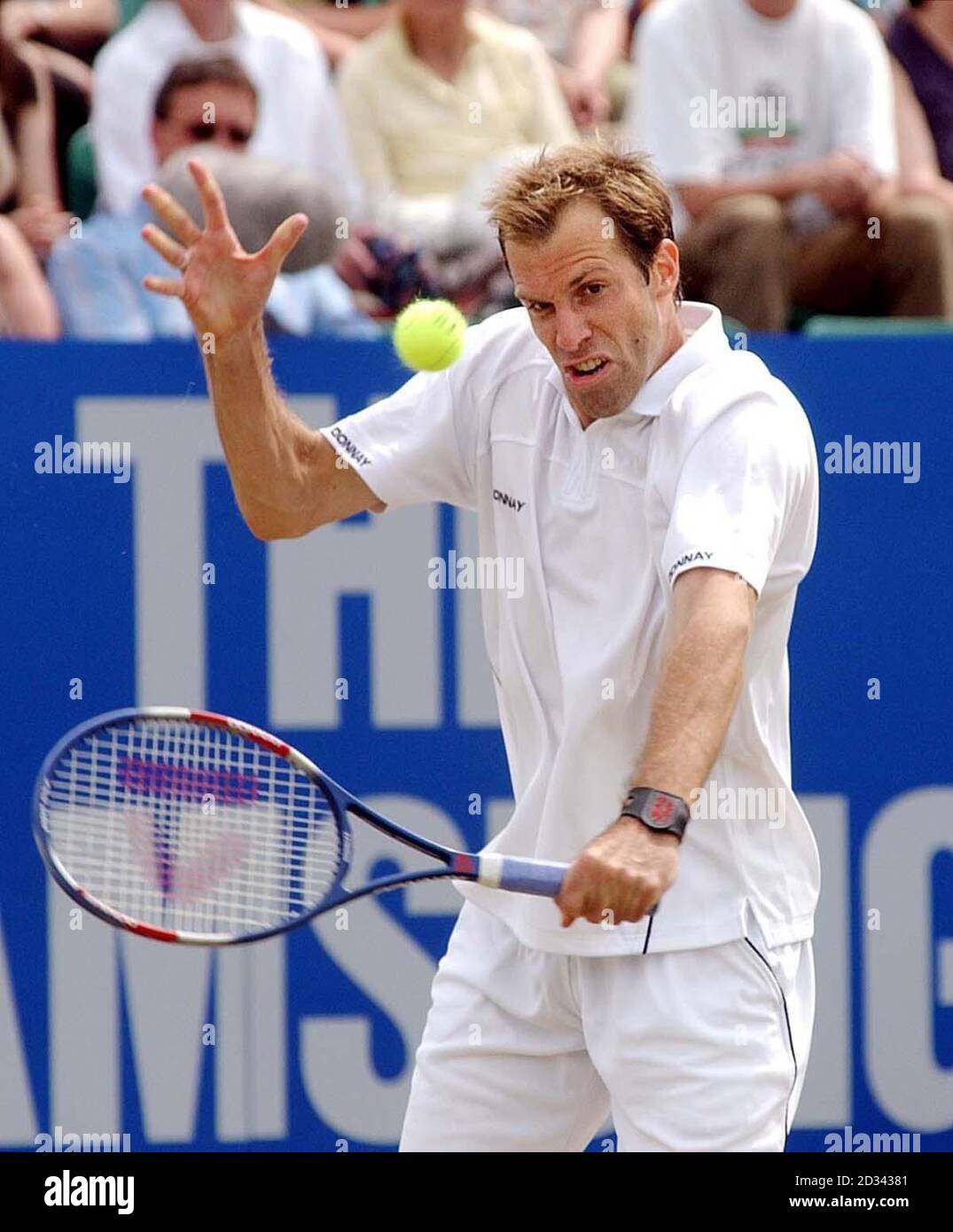 Greg Rusedski vince il Samsung Open 6-3,6-2 contro il Mardy Fish degli Stati Uniti a Nottingham. Foto Stock