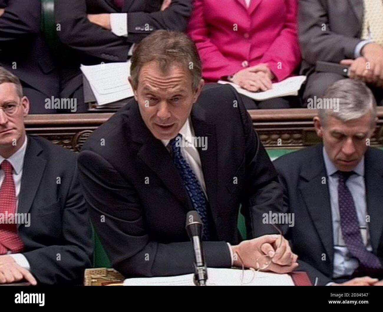 Il primo ministro britannico Tony Blair durante il tempo settimanale delle interrogazioni alla Camera dei Comuni, Londra. Foto Stock