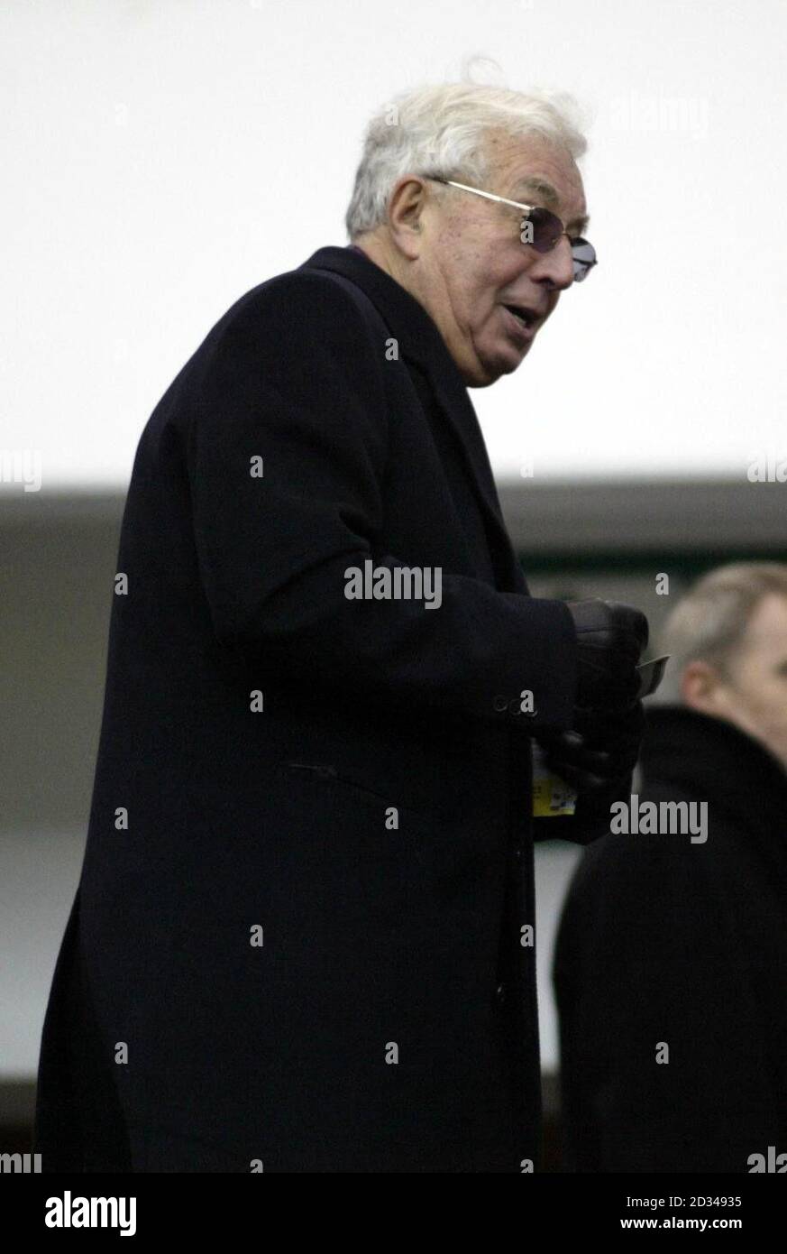 Doug Ellis, presidente di Aston Villa, dopo la vittoria del 2-0. Foto Stock