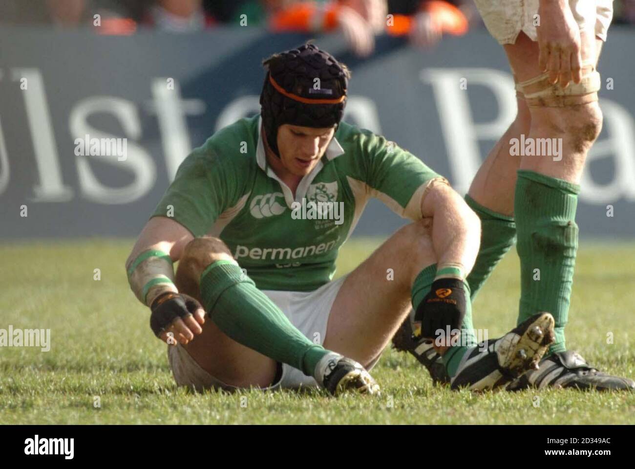L'irlandese John o'Connor medita la sconfitta contro la Francia. Foto Stock