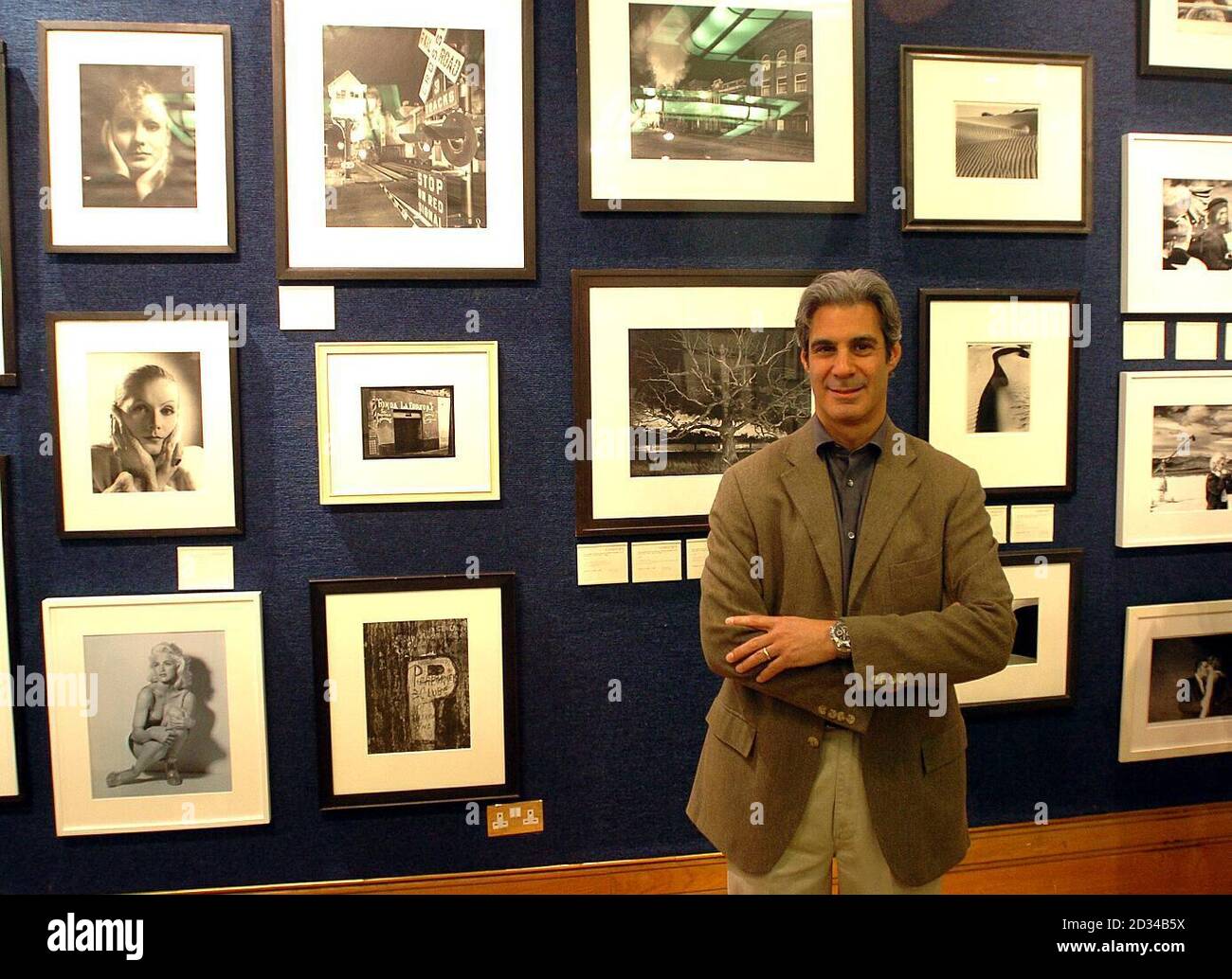 James Danziger, l'ex Picture Editor della rivista Sunday Times, che fa parte della sua collezione di 150 fotografi che saranno venduti all'asta da Christie's il 18 maggio. Foto Stock