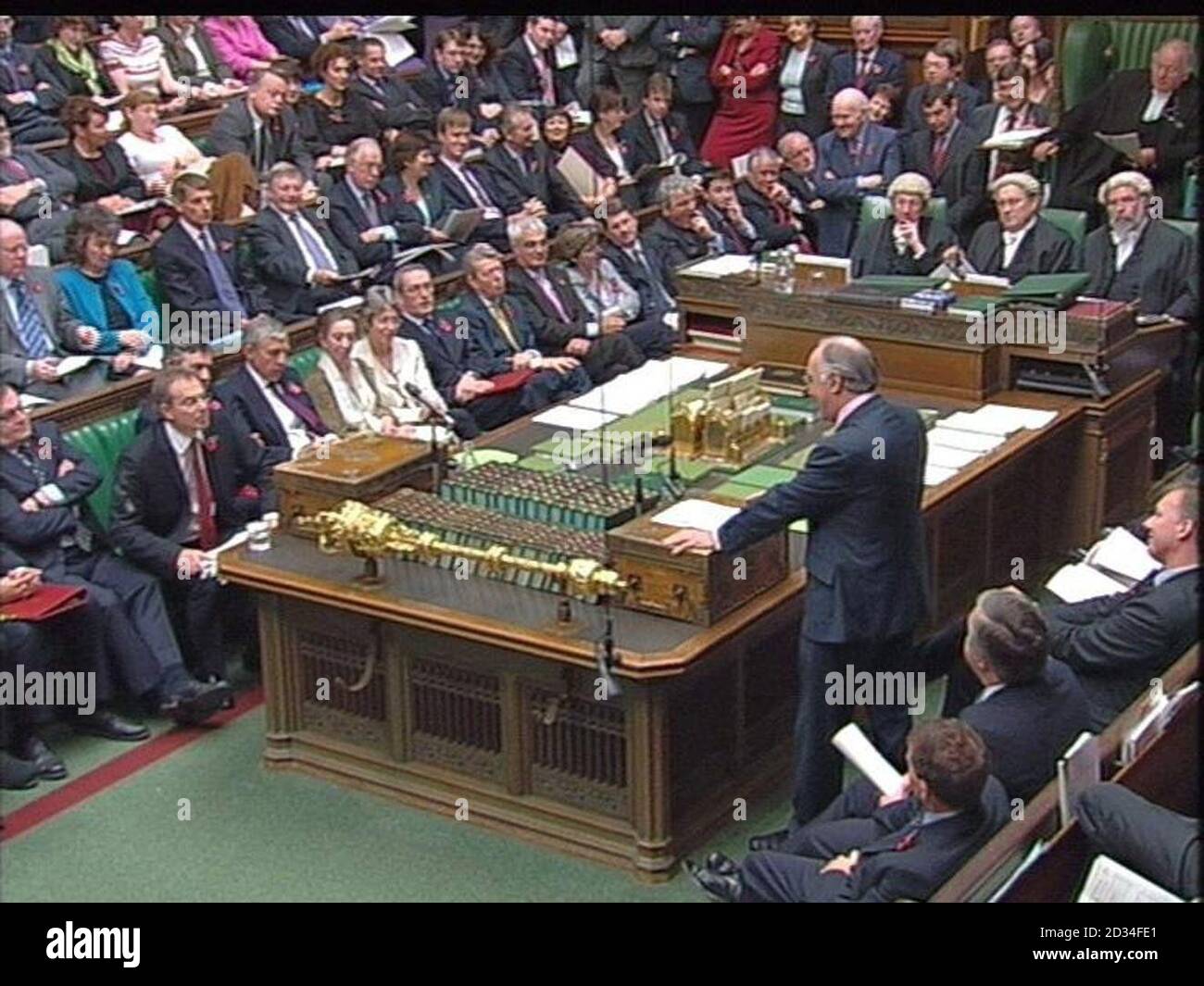 Il leader del partito conservatore Michael Howard parla durante le interrogazioni del primo Ministro alla Camera dei Comuni, mercoledì 2 novembre 2005. PREMERE ASSOCIAZIONE foto. Il credito fotografico dovrebbe essere: PA Foto Stock