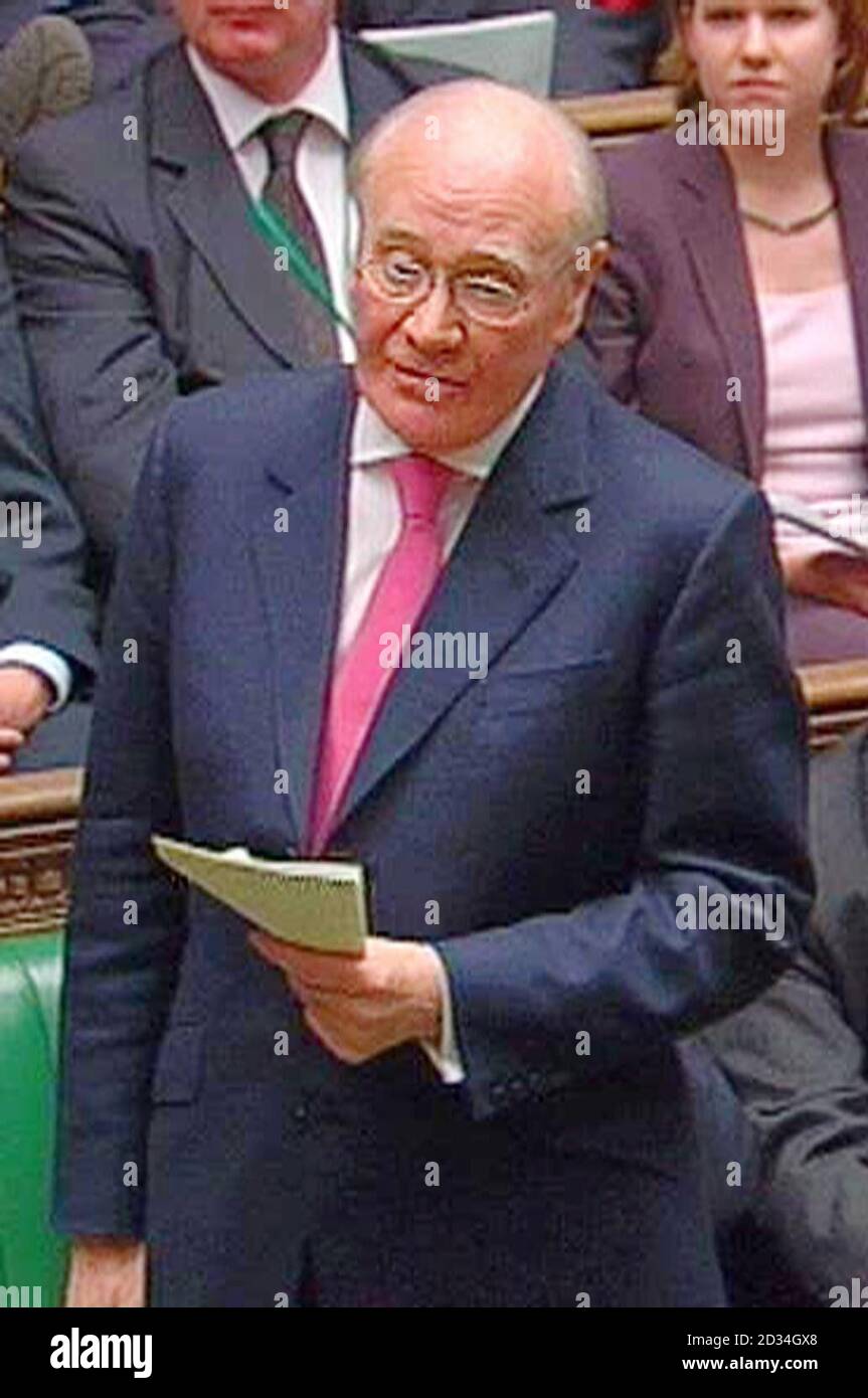 Capo dei liberali democratici Sir Menzies Campbell interviene alla Camera dei Comuni di Londra, mercoledì 25 2006 gennaio, durante le interrogazioni del primo Ministro. Scopri le storie DELLA politica PA. PREMERE ASSOCIAZIONE foto. Il credito fotografico dovrebbe essere: PA Foto Stock
