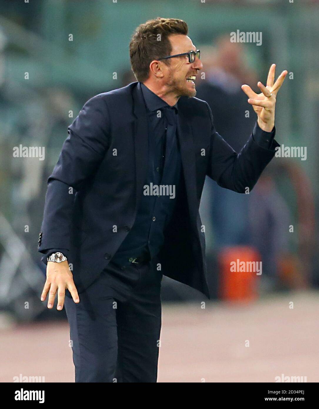 Come Roma Manager Eusebio di Francesco i gesti sul perimetro durante la UEFA Champions League, Semi Finale, la seconda gamba allo Stadio Olimpico di Roma. Foto Stock
