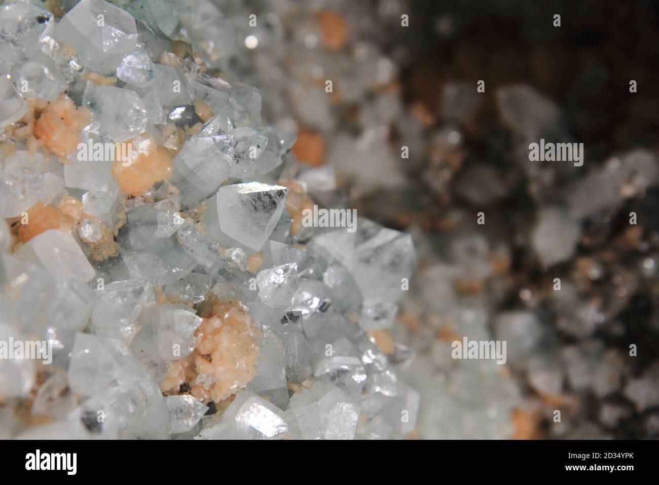 cristallo di quarzo (minerale, gemma) struttura come sfondo piacevole Foto Stock
