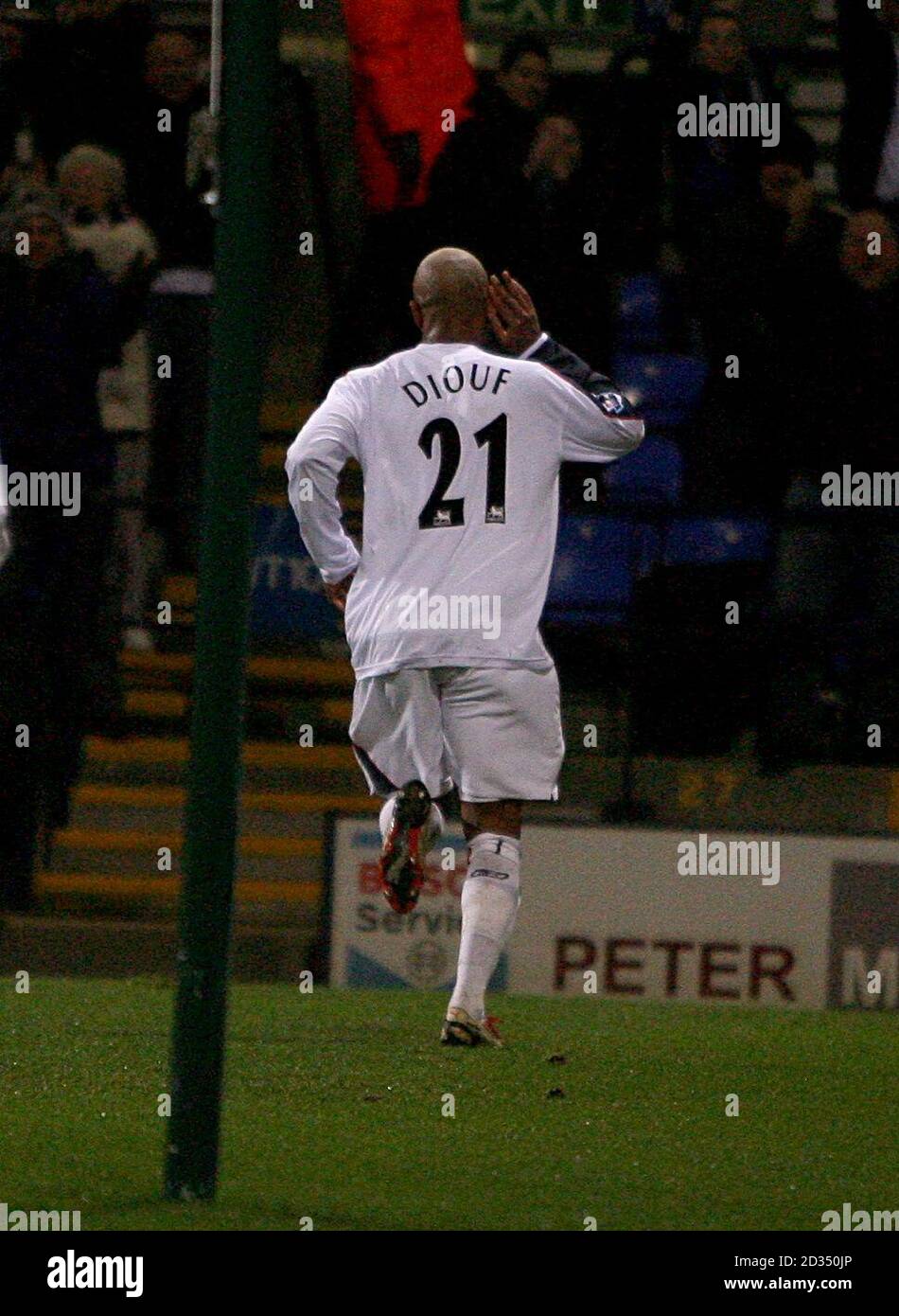 El-Hadji Diouf di Bolton Wanderer celebra il suo obiettivo Foto Stock