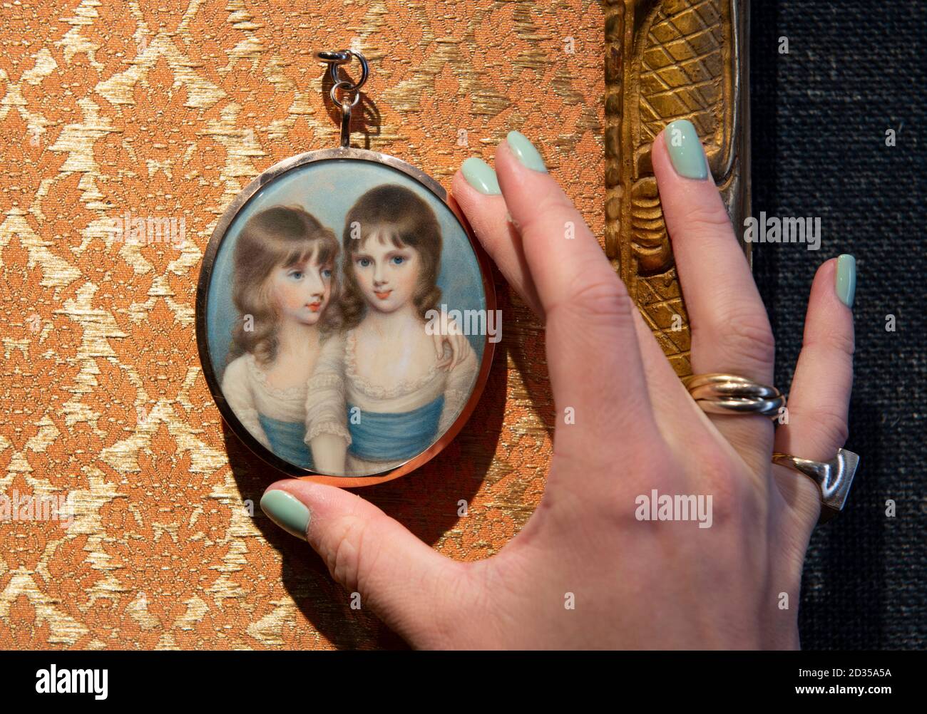 Philip Mold & Company, Pall Mall, Londra, Regno Unito. 7 ottobre 2020. London Art Week Digital si concentra sulle donne Artisti nel mese di ottobre con discussioni online e articoli con la galleria dei partecipanti Philip Mold & Company che stanno esponendo ‘Pioneers: 500 anni di donne in arte britannica‘ dal 12 ottobre al 4 dicembre 2020. Immagine: Anne Mee (ca. 1770/5-1851). Lady Elizabeth Howard (1780-1825) e Lady Gertrude Howard (1783-1870), figlie di Federico, V conte di Carlisle, c.. 1790. Credit: Malcolm Park/Alamy Live News. Foto Stock