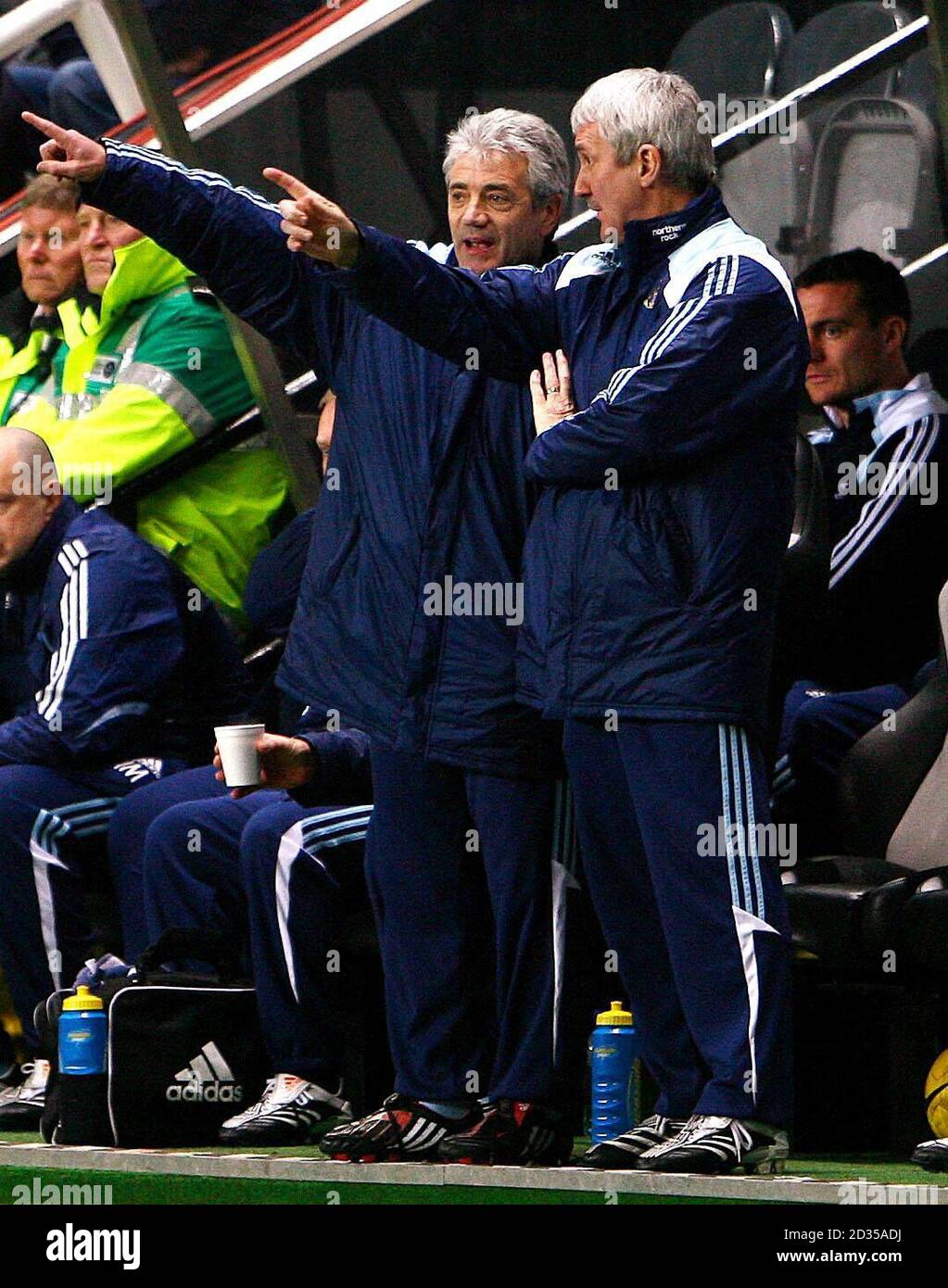 Il nuovo manager di Newcastle, Kevin Keegan, durante la partita della Barclays Premier League a St James' Park, Newcastle. Foto Stock