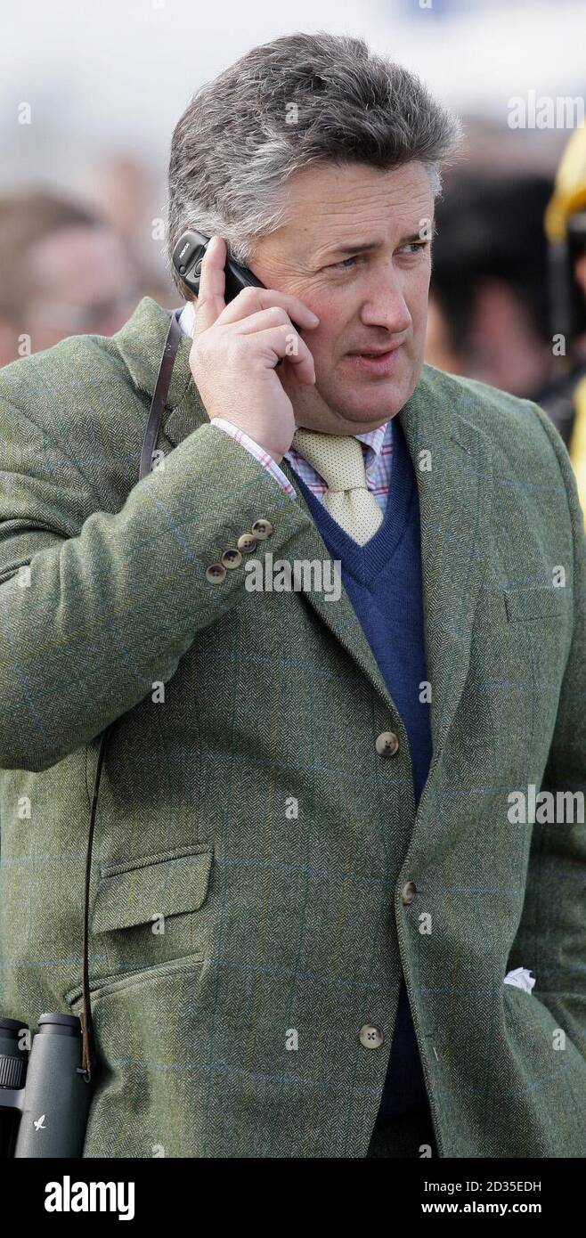 Paul Nicholls, allenatore di Kauto Star, vincitrice del cavallo nel James Nicholson Champion Chase presso il Down Royal Racecourse, Co Antrim. Foto Stock