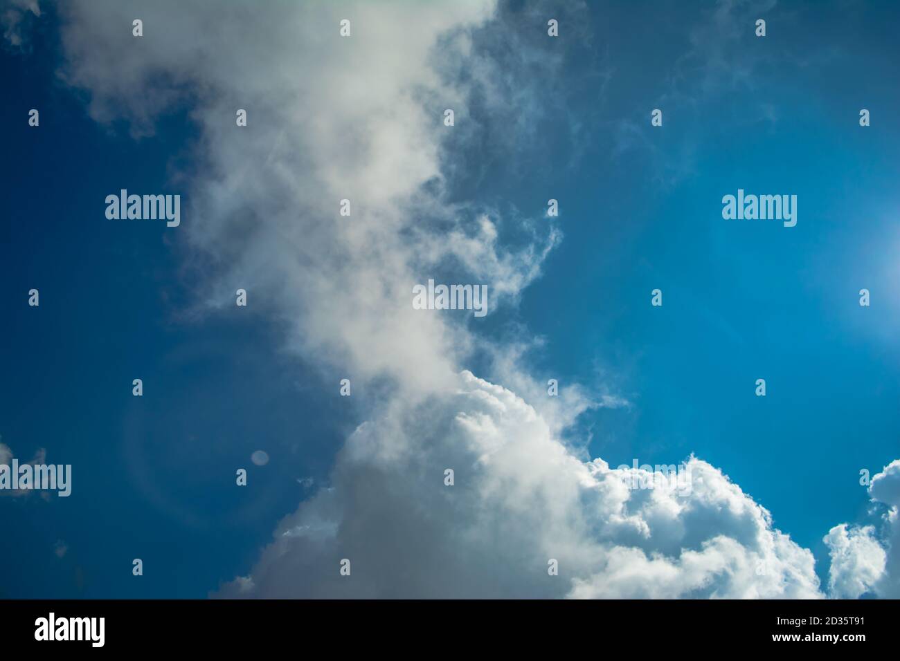 Cielo naturale e nuvole a Cherrapunji nello stato di Megalaya dell'India, India del Nord-Est Foto Stock