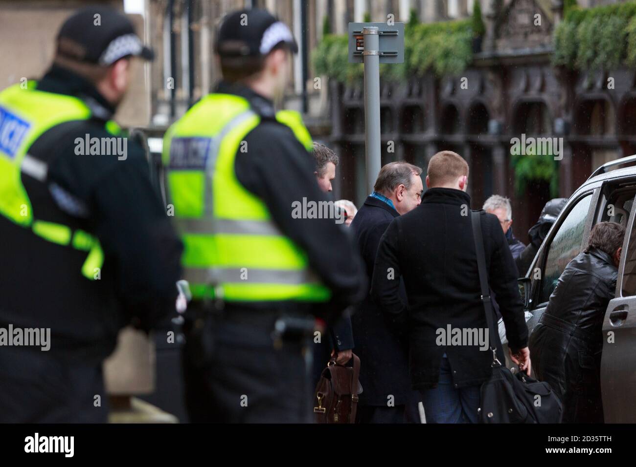 Edimburgo. Scozia. Regno Unito 17 marzo 2020. Alex Salmond parte a High Court a Edimburgo il sette giorni del suo processo. Pako Mera Foto Stock