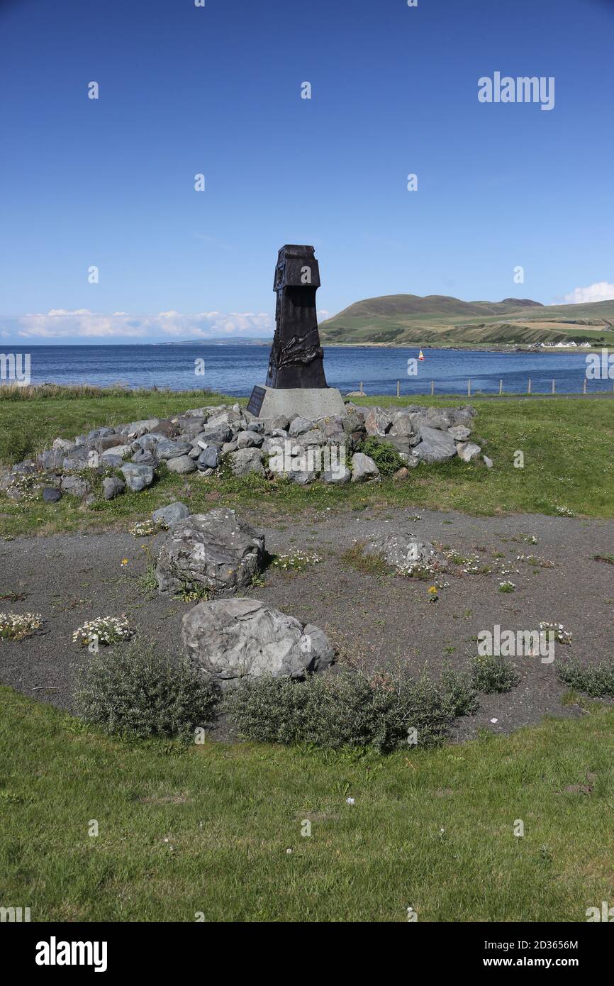 Lendalfoot, Ayrshire, Scozia ​This impressionante monumento alla nave da guerra russa Varyag si trova sulla costa dell'Ayrshire, nel villaggio di Lendalfoot, Foto Stock