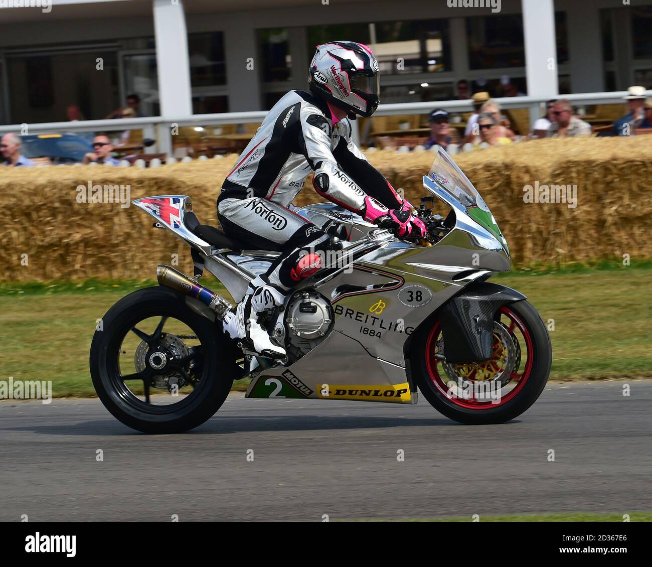 John McGuinness, Norton SG7, Modern Racing Motorcycles, Goodwood Festival of Speed, Speed Kings, Motorsport's Record Breakers, Goodwood, luglio 2019, We Foto Stock