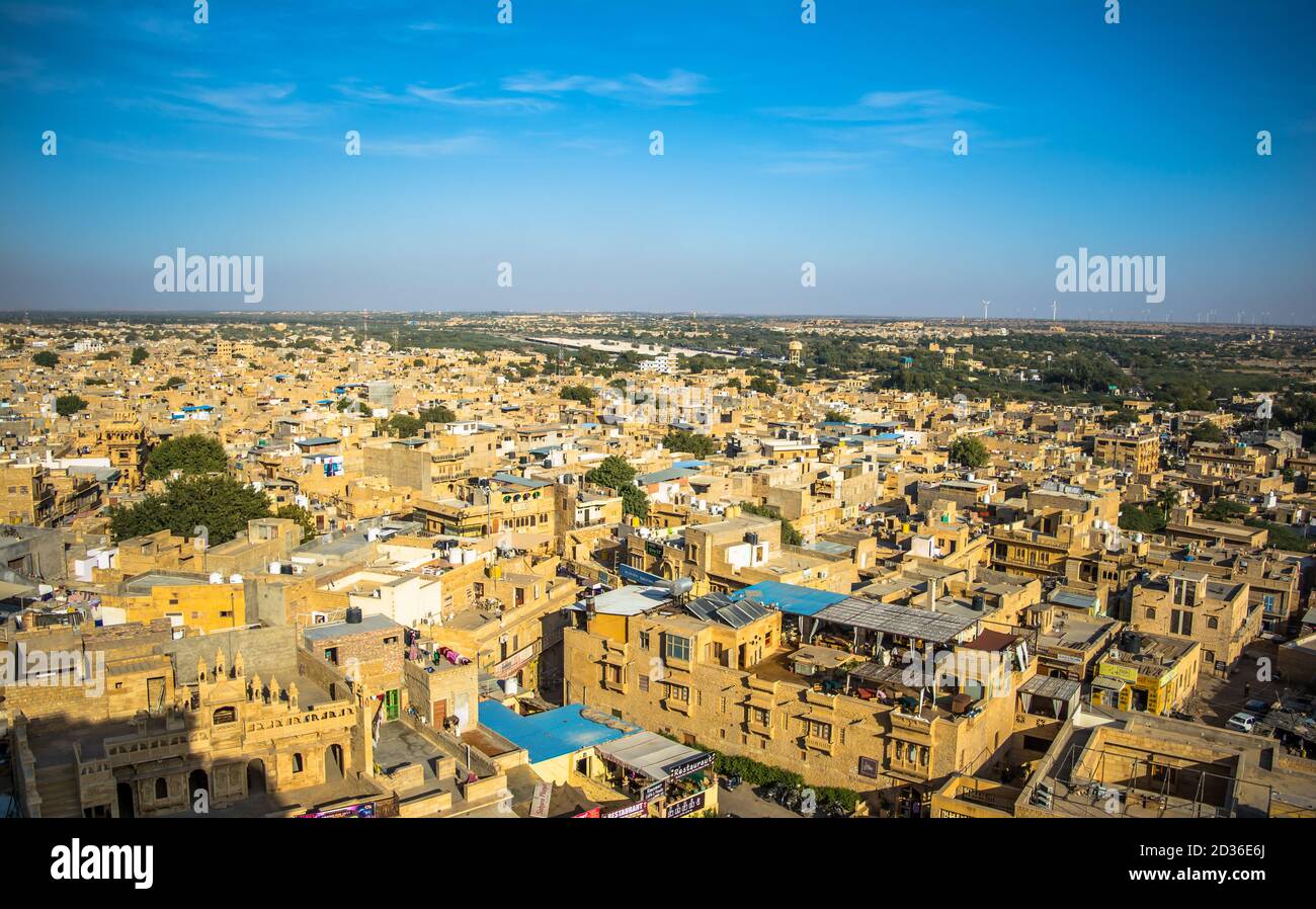 Jaisalmer vista città da Jaisalmer Fort è situato nella città di Jaisalmer, nello stato indiano di Rajasthan Foto Stock