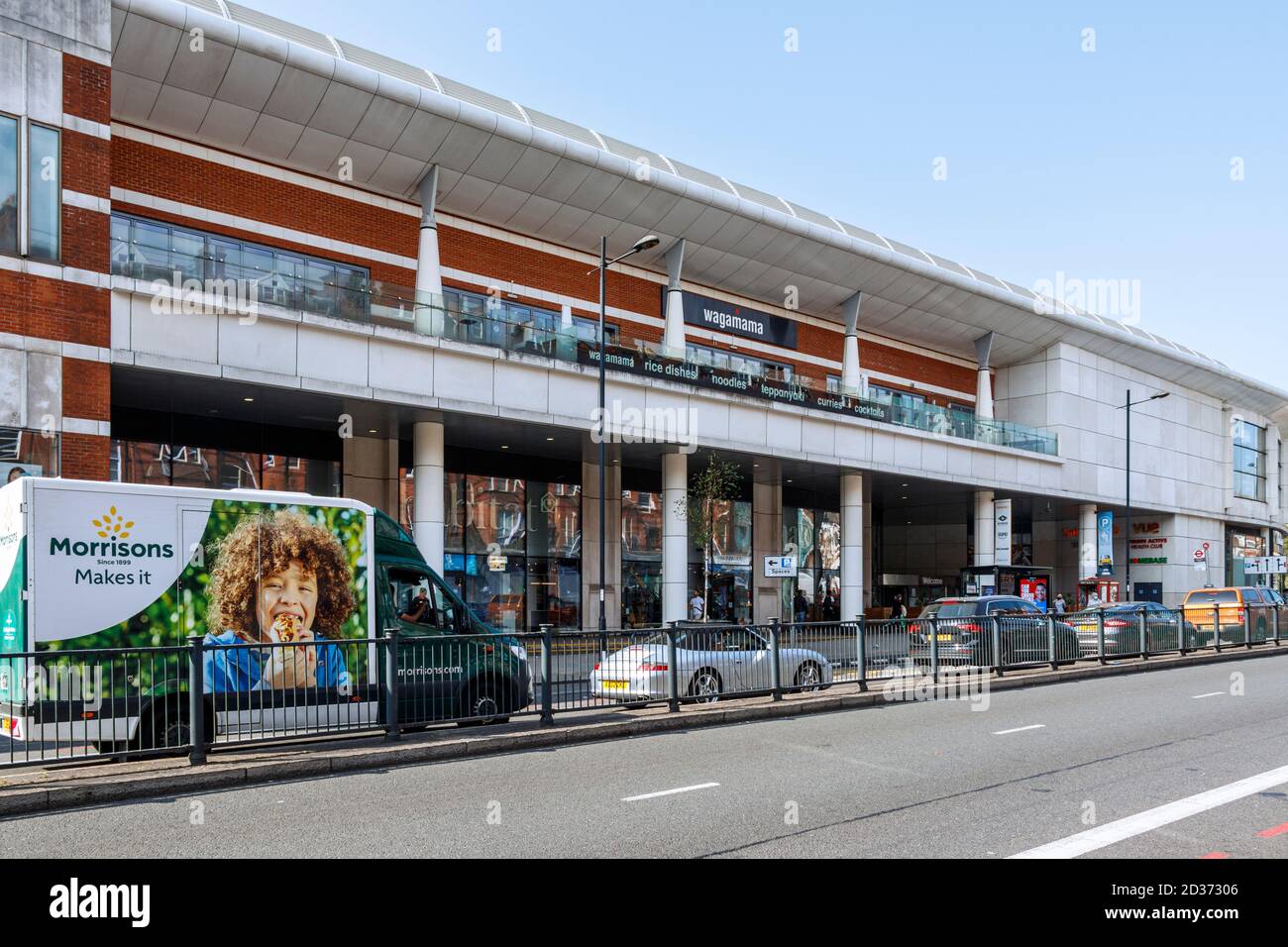 Il centro commerciale O2 su Finchley Road, Camden, ristorante giapponese Wagamama al piano superiore, Londra, Regno Unito Foto Stock