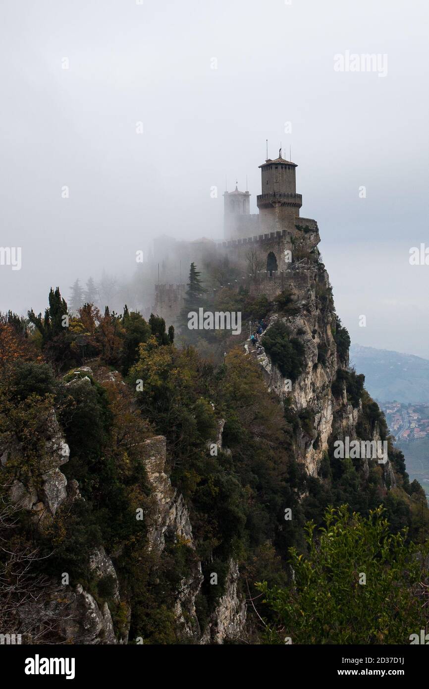 Vista su San Marino, Monte titano Foto Stock