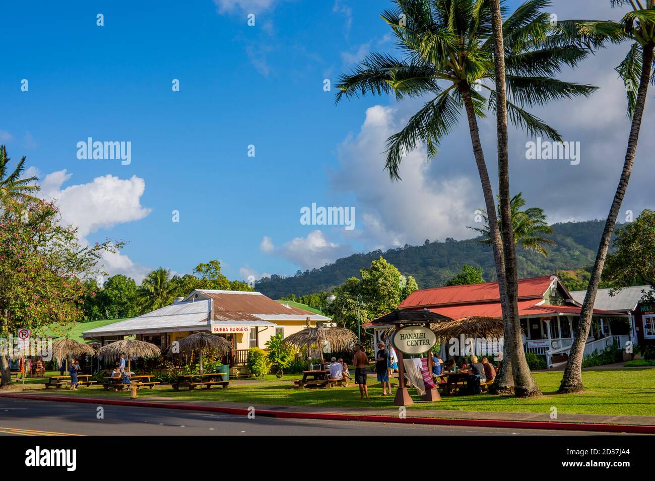 Scena di strada a Hanalei sull'isola di Kauai, Hawaii, Stati Uniti. Foto Stock