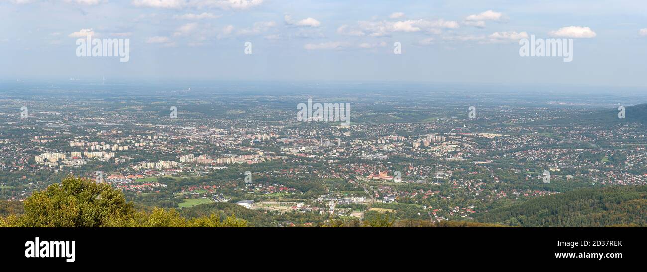 Vista panoramica aerea della città di Bielsko-Biala nel sud della Polonia Foto Stock